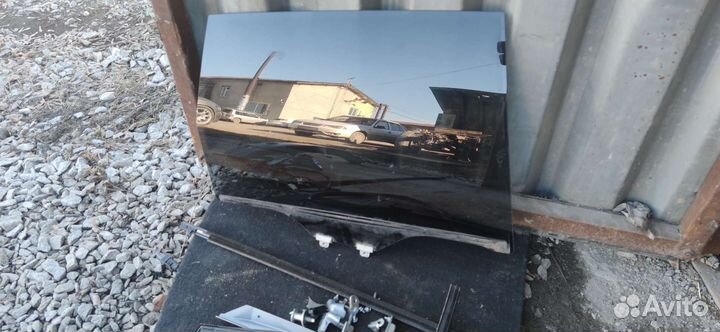 Стекло задней правой двери Subaru Forester SJ