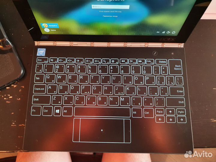 Планшет-ноутбук Lenovo Yoga YB1-X91L