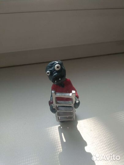 Фигурки зомби против растений