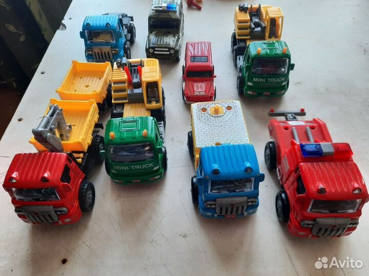 Машинки металлические пакетом