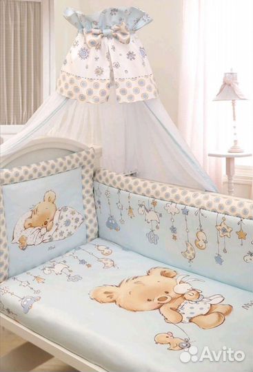 Комплект белья в кроватку с бортиками и балдахином