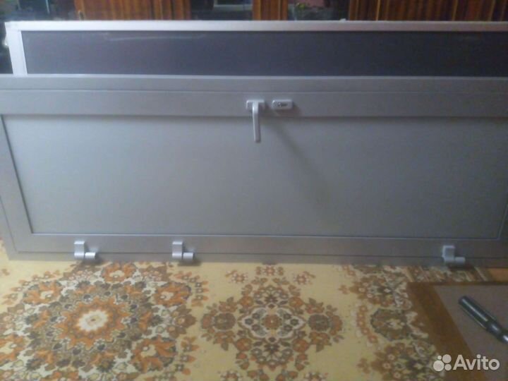 Дверь алюминиевая