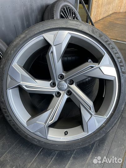 Новые оригинальные диски Audi E-Tron S R22