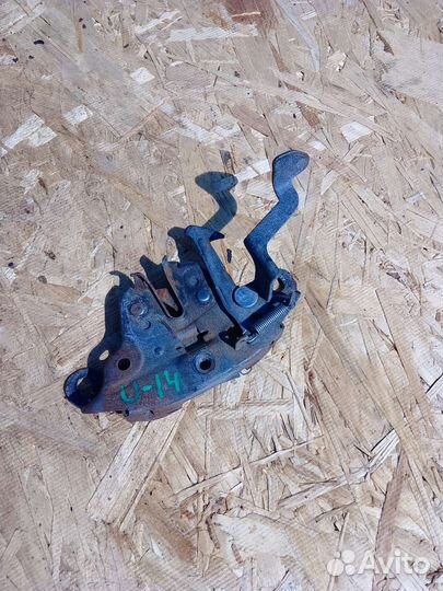 Замок капота Nissan Bluebird U14