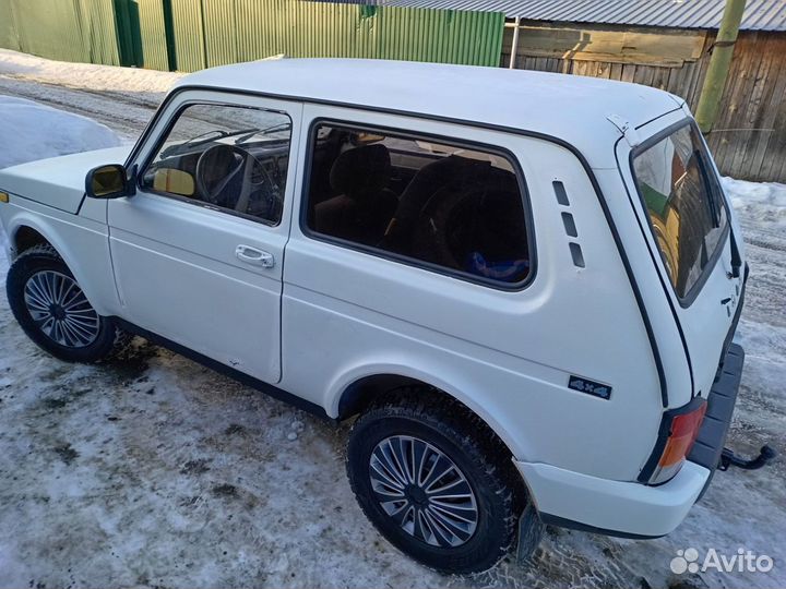 LADA 4x4 (Нива) 1.7 МТ, 2002, 100 000 км