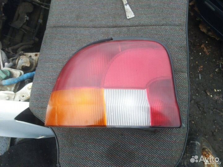 Фонарь задний левый Chrysler Neon 1995