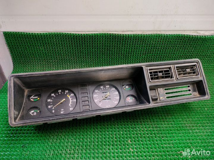 Панель приборов Лада 2107 2004