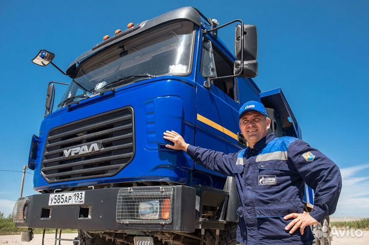 Водитель самосвала