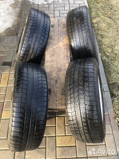 Michelin Latitude X-Ice 235/65 R17 108