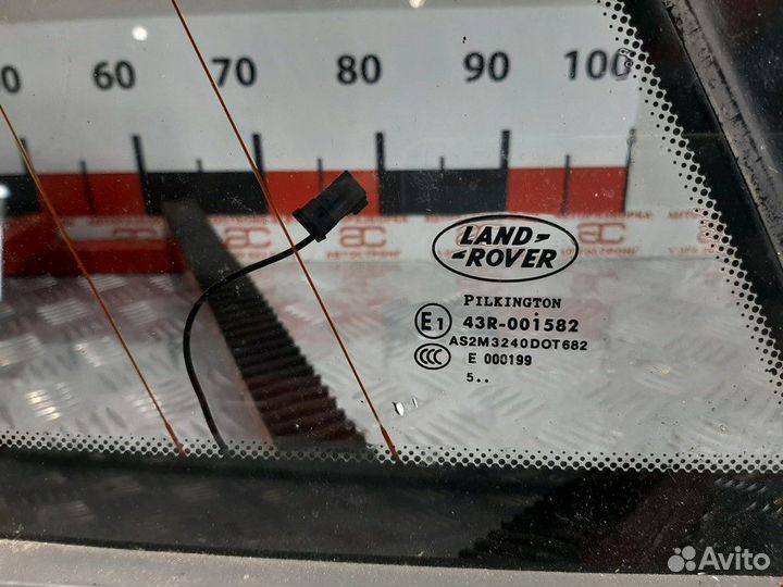 Стекло кузовное боковое левое Land Rover 3