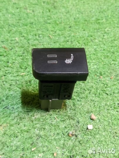Кнопка обогрева сидений Volkswagen Polo Mk5 2012