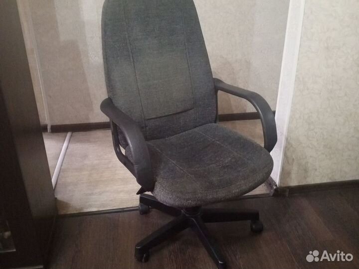 Компьютерное кресло бу до 2000 рублей