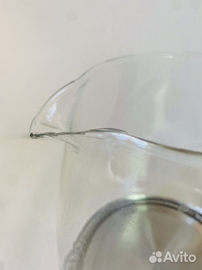 Чайник Hi немного разбит