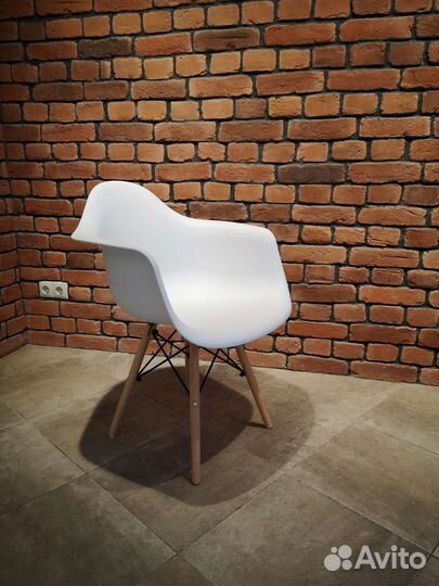 Стул кресло dsw eames с подлокотниками