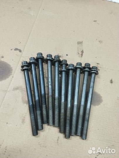 Болт гбц Suzuki M16A