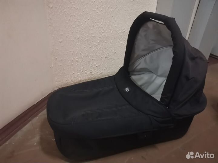 Britax B-smart neon black 4-х колесная + люлька