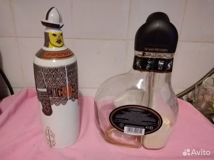 Пустые бутылки для коллекции