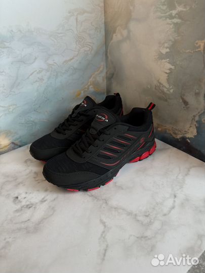 Кроссовки Bona 44 размер