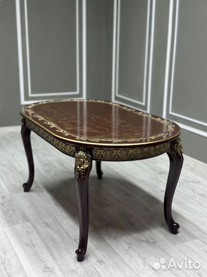 Комплект стол и стулья. В наличии