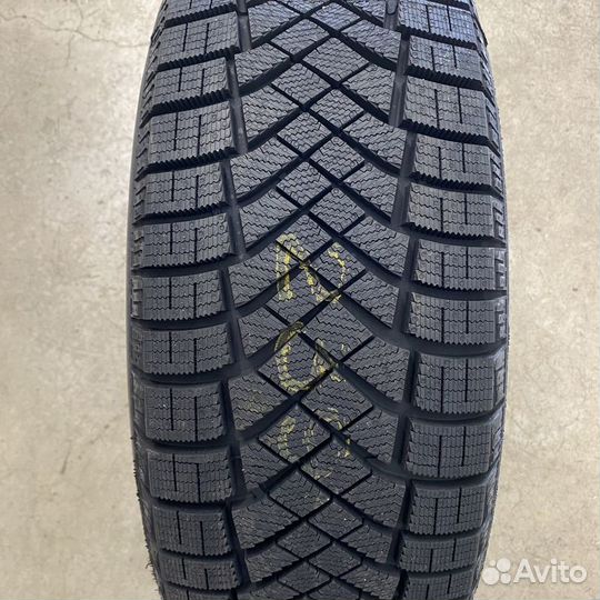 Pirelli Ice Zero FR 225/60 R17