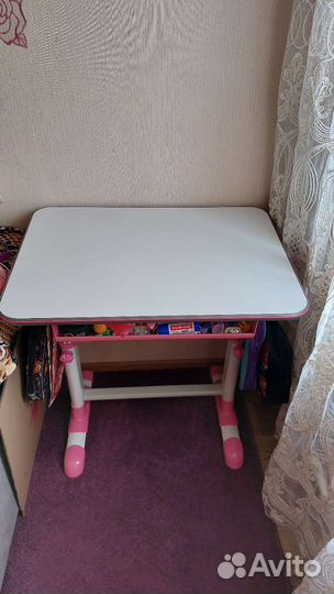 Школьный стол