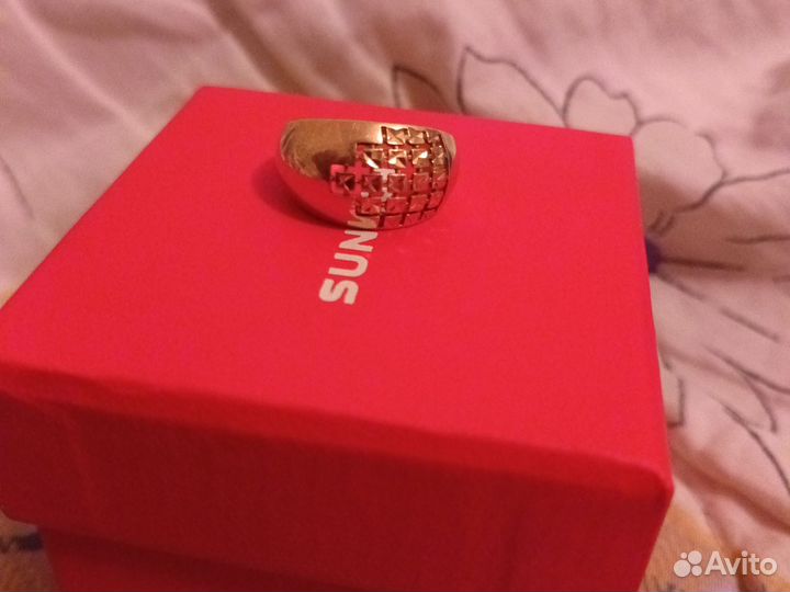 Золотое кольцо женское 585 бу