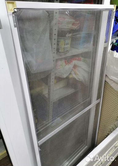 Оконный блок б/у с москиткой