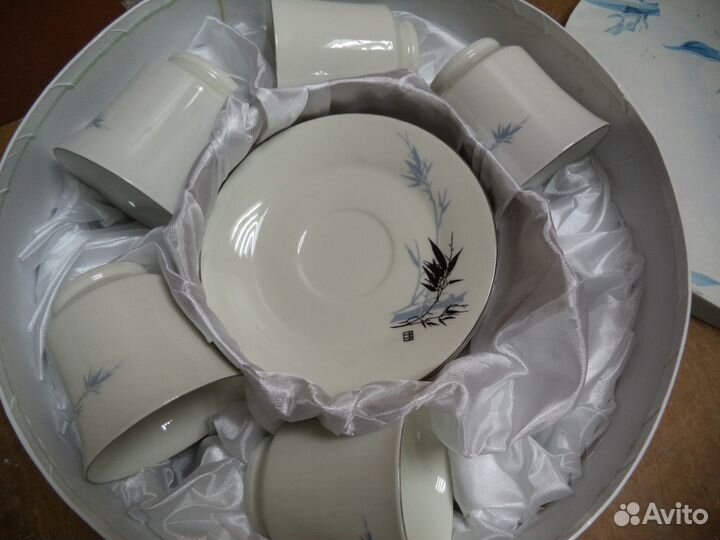 Чайный сервиз (Китай, фарфор)