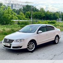 Volkswagen Passat 1.8 AMT, 2010, 298 464 км, с пробегом, цена 825 000 руб.