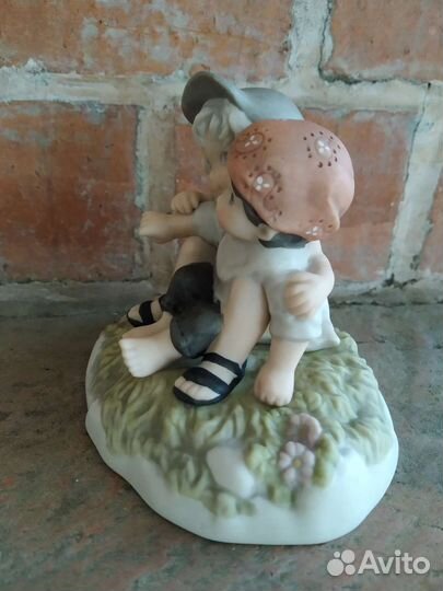 Статуэтка фарфоровая Enesco