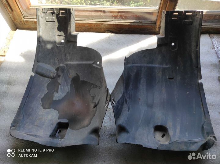 Подкрылок передний Opel Astra H