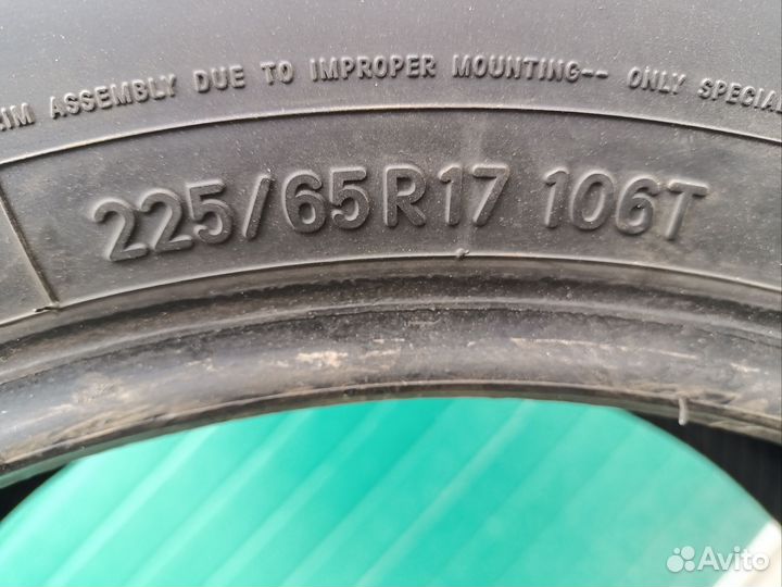 Nitto Therma Spike 225/65 R17 106T