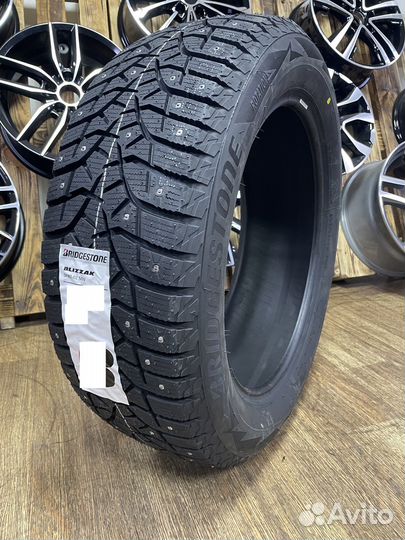 Bridgestone Blizzak Spike-02 205/60 R16 92T