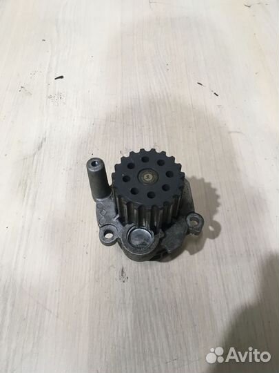 Насос водяной помпа Ауди А6 С6 2.0 BRE