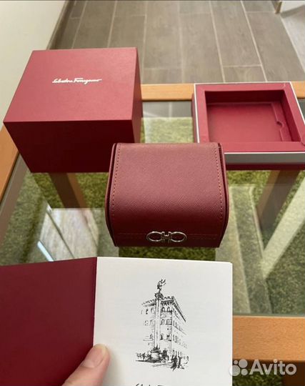 Часы Salvatore Ferragamo