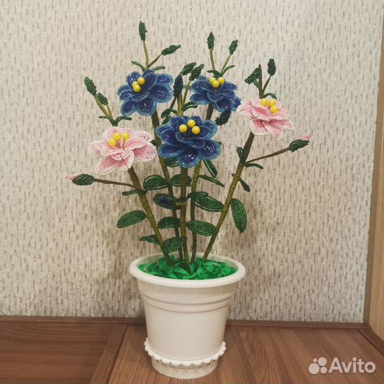 Цветы из бисера ручной работы