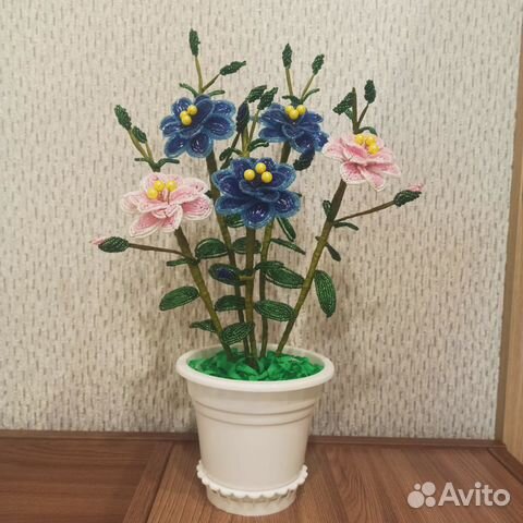 Цветы из бисера ручной работы