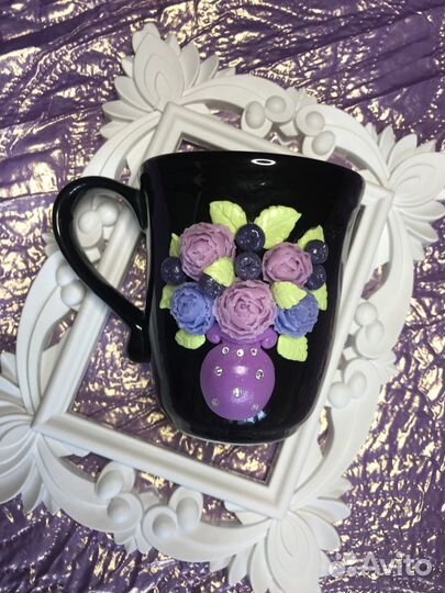 Кружка с декором из полимерной глины и кристаллов