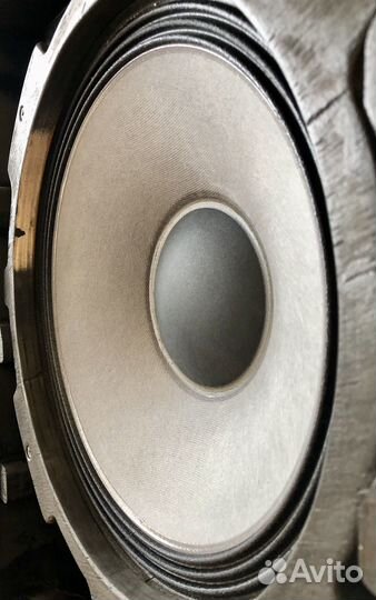 Сабвуфер Eighteen sound лабиринт четвертьволновой