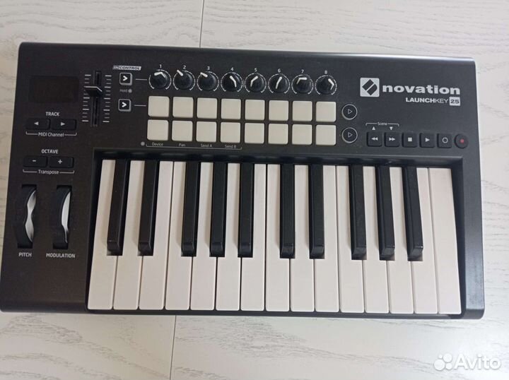 Novation launchkey 25
