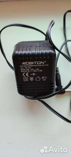 Блок питания Robiton для гитарных педалей