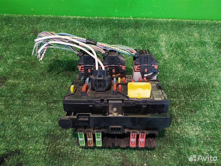 Блок предохранителей моторный Citroen C4 Picasso