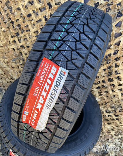 Bridgestone Blizzak DM-V2 225/65 R17 102S