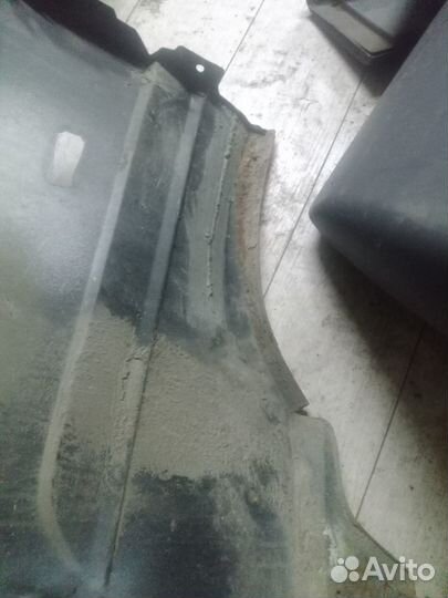Крыло правое на Спринтер 95-00г.в