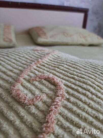 Покрывало с наволочками (3 штуки )