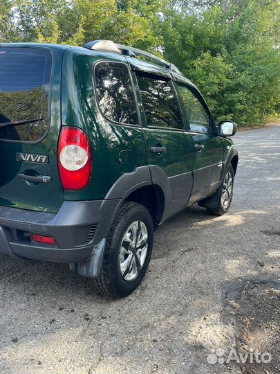Chevrolet Niva, 2011