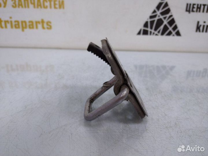 Крюк замка капота Volkswagen Passat B8 3G2 до