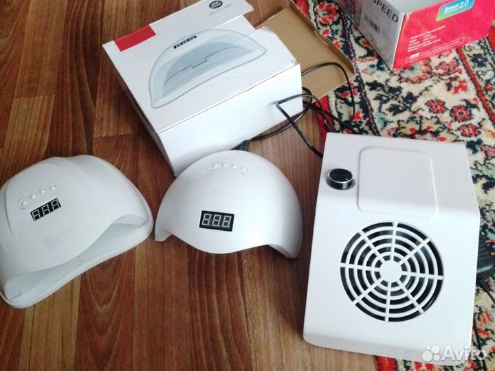 Лампа и пылесос