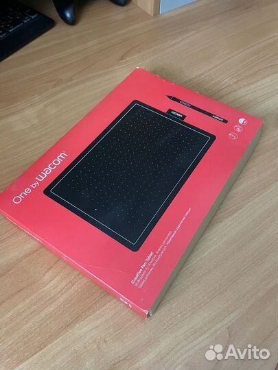 Графический планшет Wacom one M