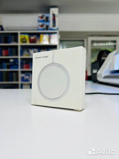 Беспроводное зарядное устройство MagSafe Charger M